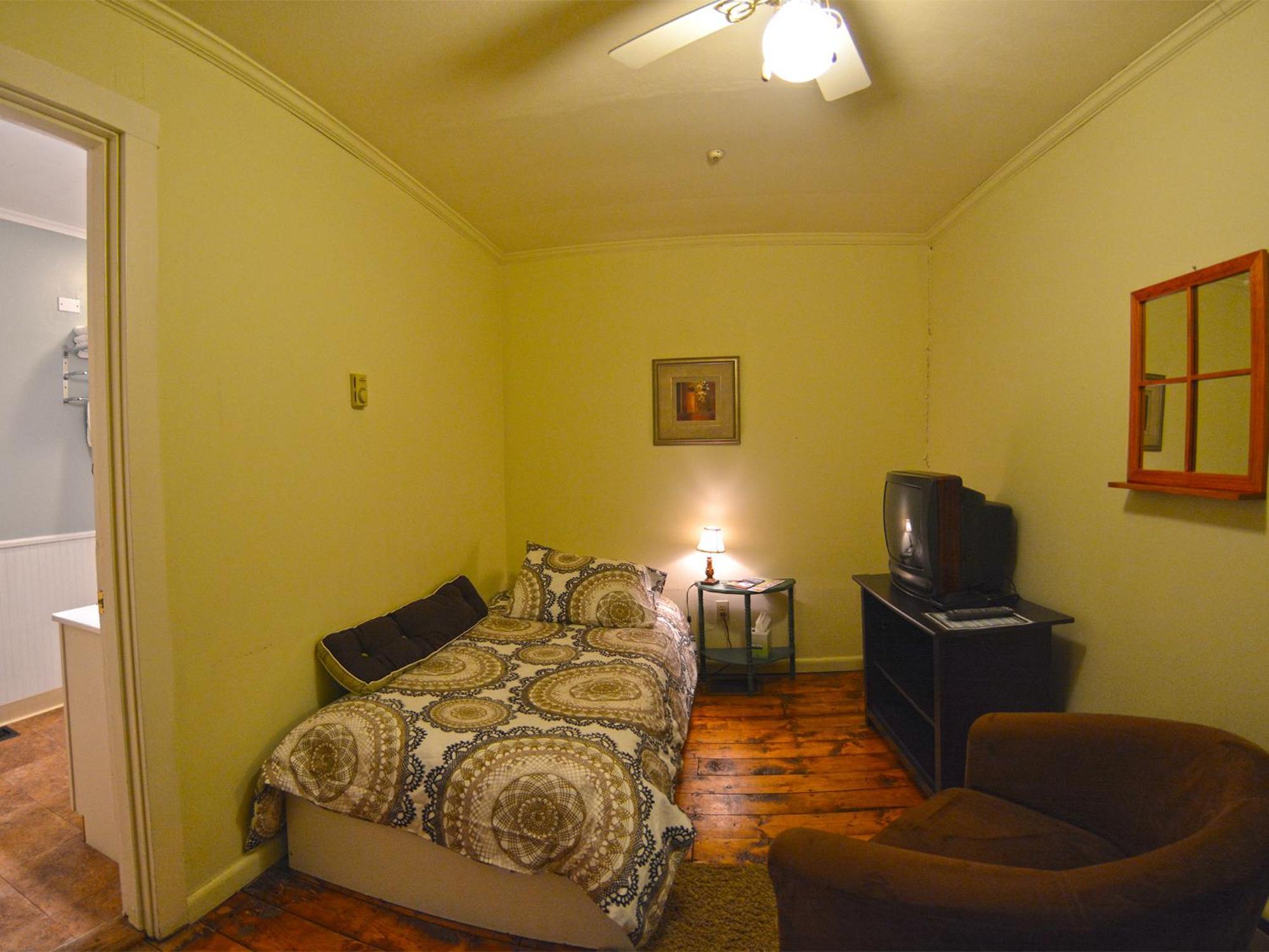 Hyde Away Inn Waitsfield Room photo