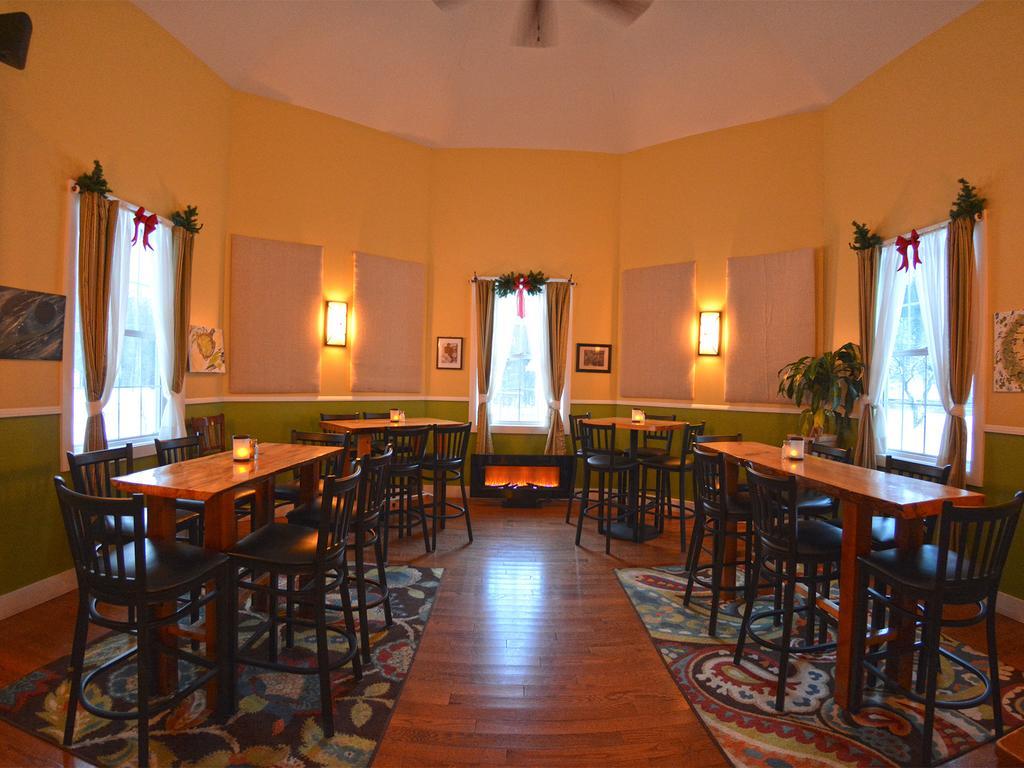 Hyde Away Inn Waitsfield Exterior photo