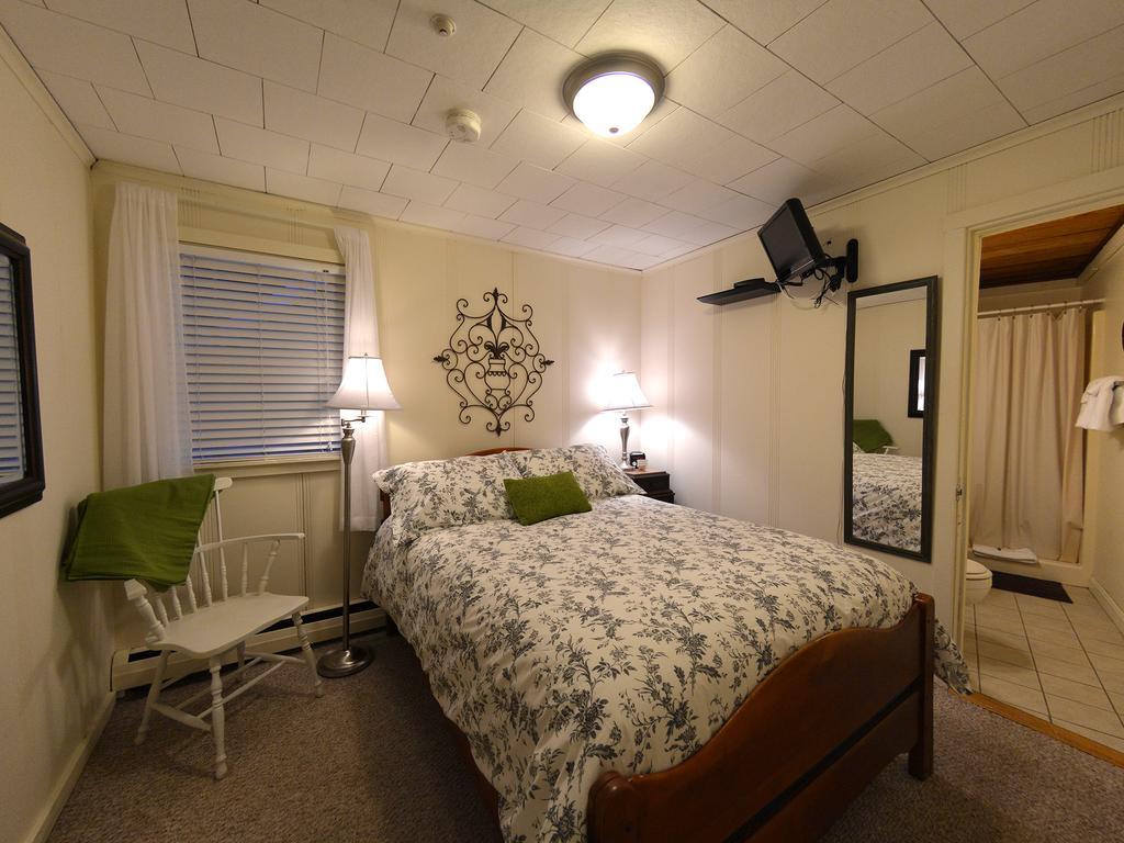 Hyde Away Inn Waitsfield Room photo
